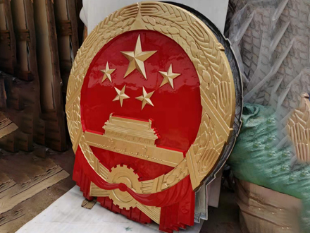 小型国徽安装的简易流程与注意事项